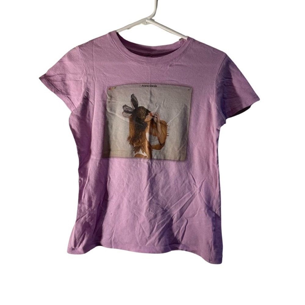 Ariana Grande Graphic Tee | Size large (Junior Fit)